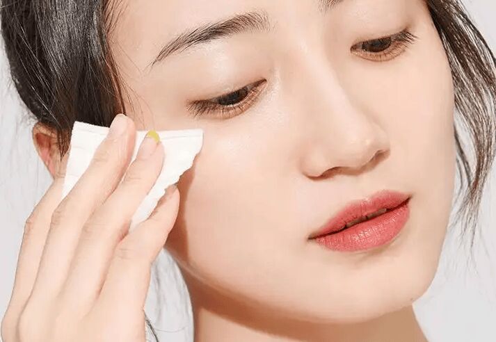 DAAO cosmetics OEM：When choosing anti-ag